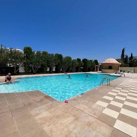Queens Gardens Paradise Vip, Pool, Mall, Sea Paphos Exterior foto