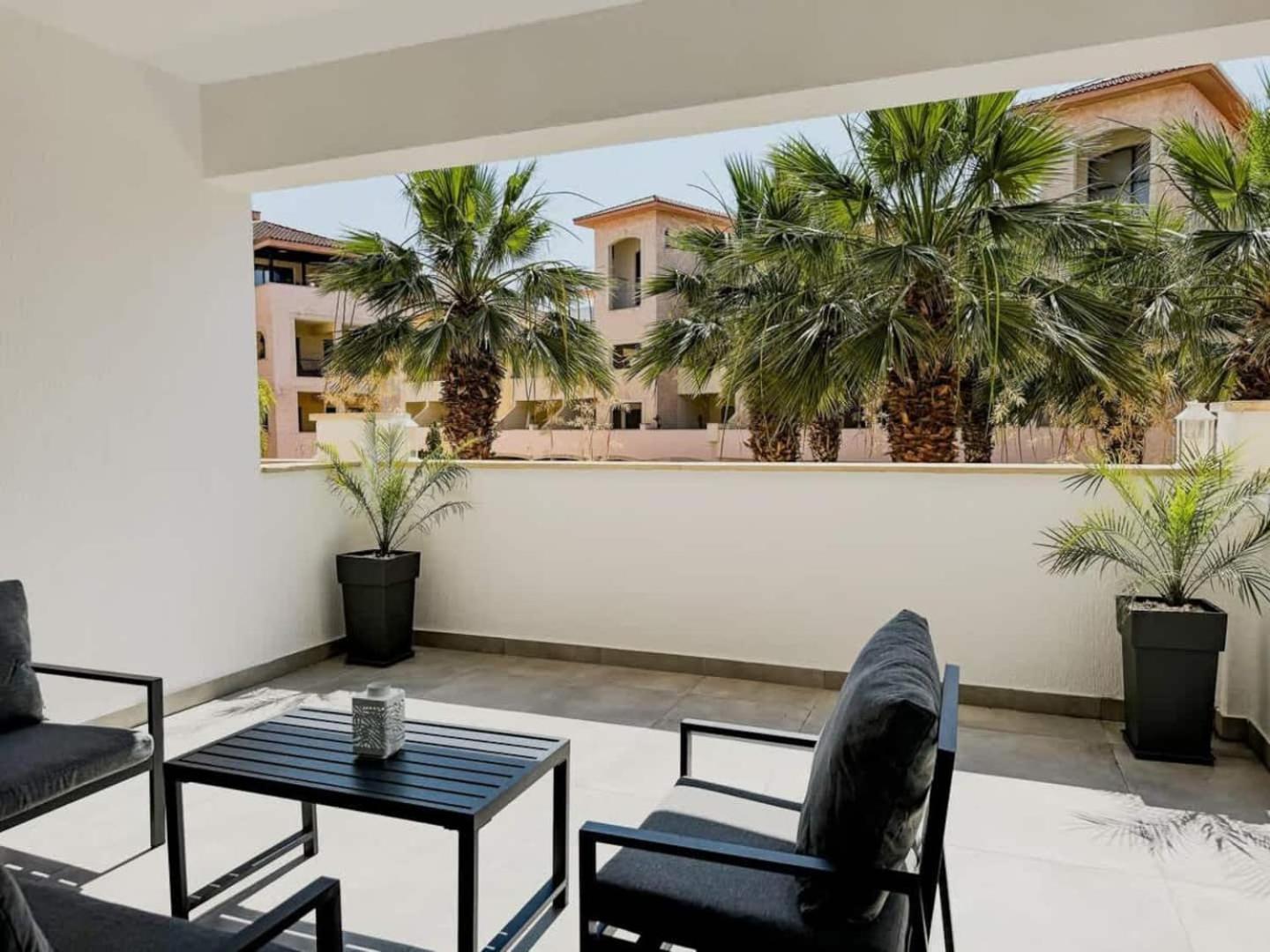 Queens Gardens Paradise Vip, Pool, Mall, Sea Paphos Exterior foto