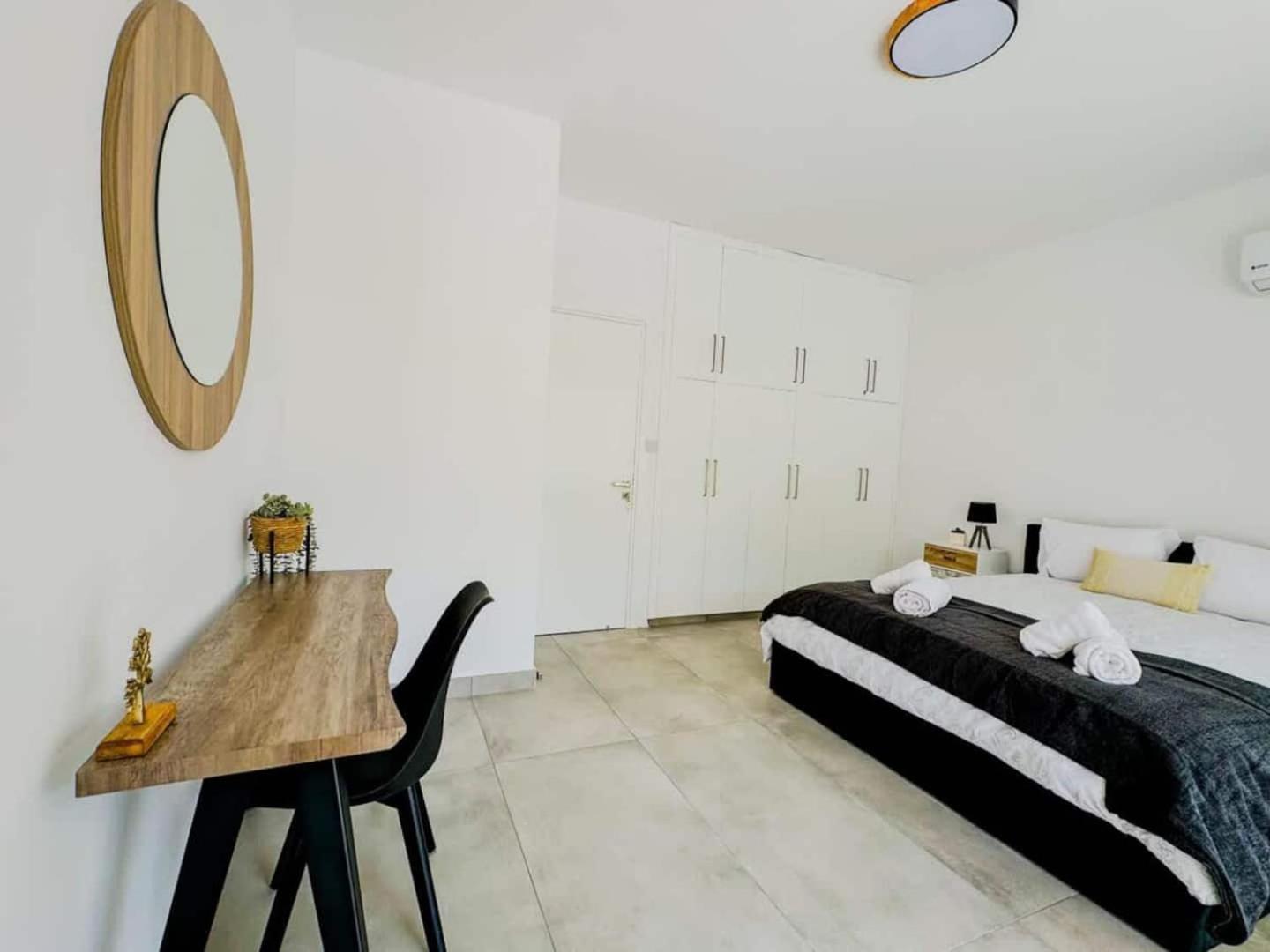 Queens Gardens Paradise Vip, Pool, Mall, Sea Paphos Exterior foto