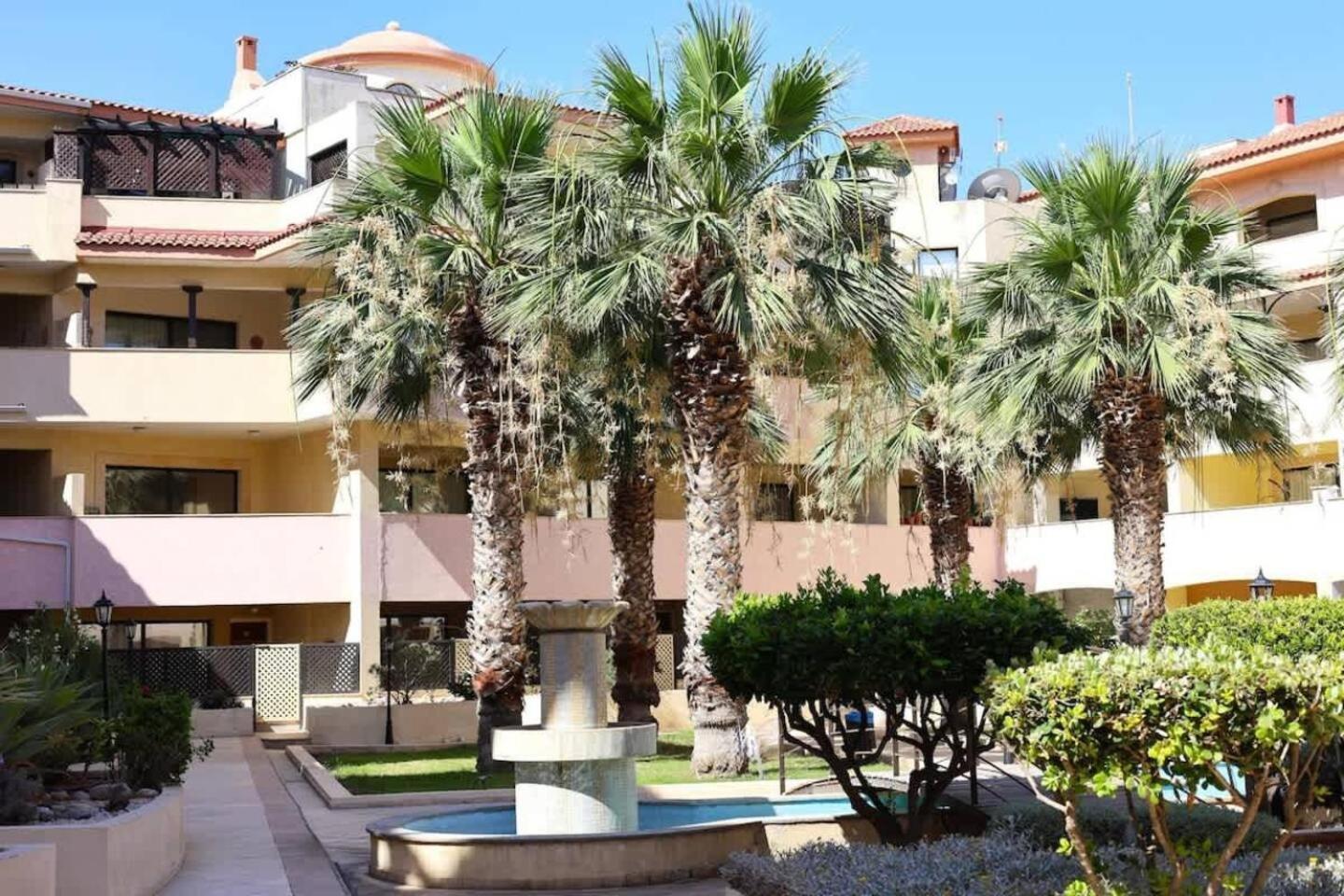 Queens Gardens Paradise Vip, Pool, Mall, Sea Paphos Exterior foto
